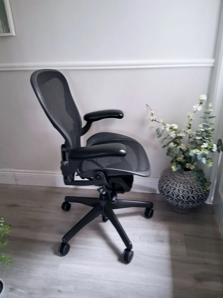 Herman Miller Aeron Ergonomic Chair - Image 2