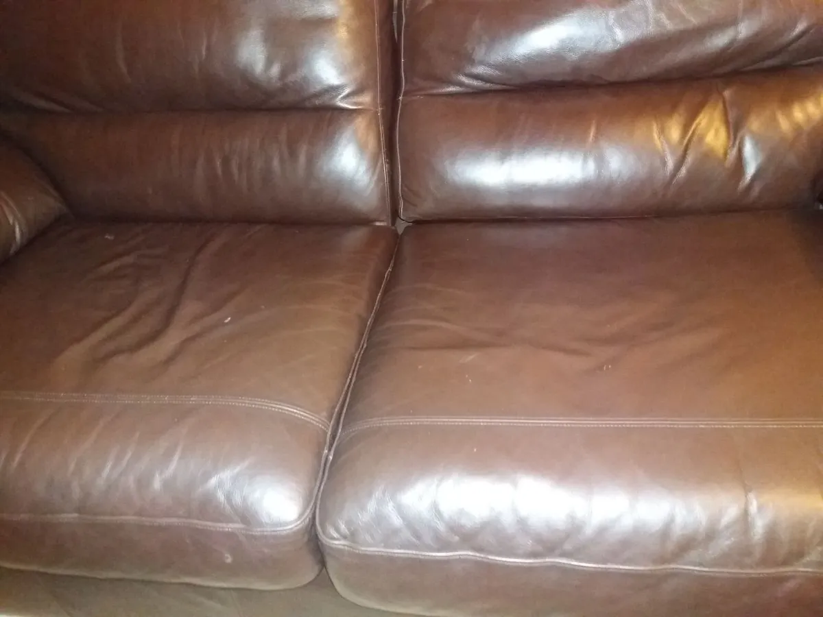 Top Quality Leather Sofa - Image 3