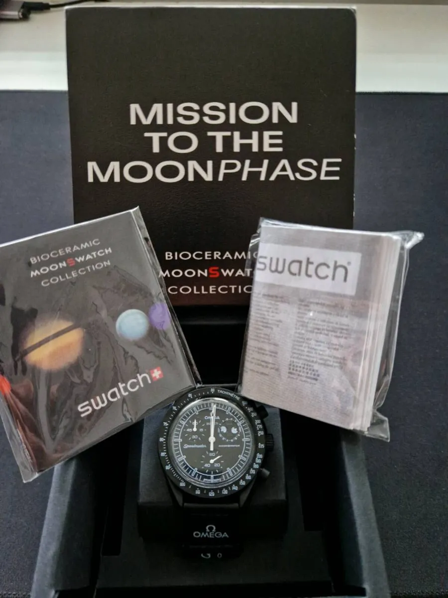 Swatch Snoopy Mission to the Moonphase “New Moon” - Image 1