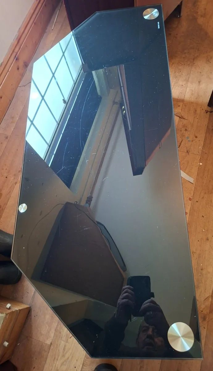 TV Stand. - Image 1