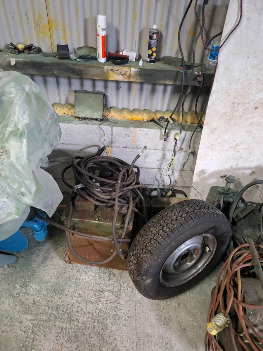 Welder - Oil cooled - Image 1