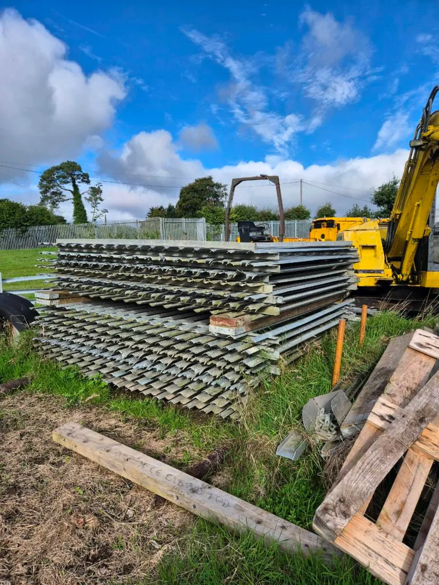 Palisade fencing - Image 1