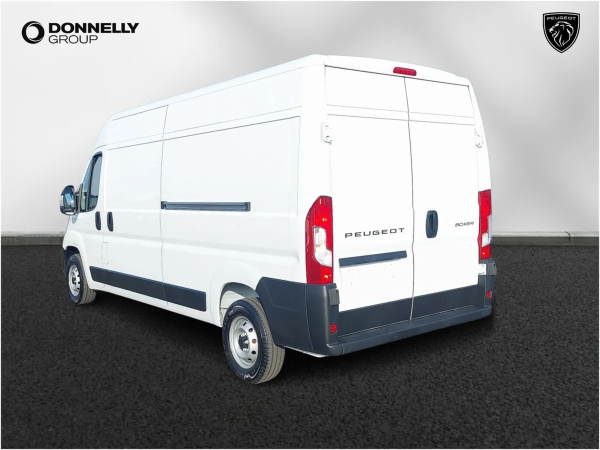 Peugeot Boxer 2.2 BlueHDi 140 H2 Van Professional - Image 2