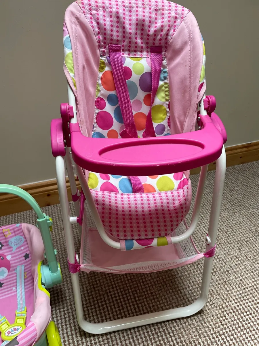 Dolls high chair and car seat - Image 3