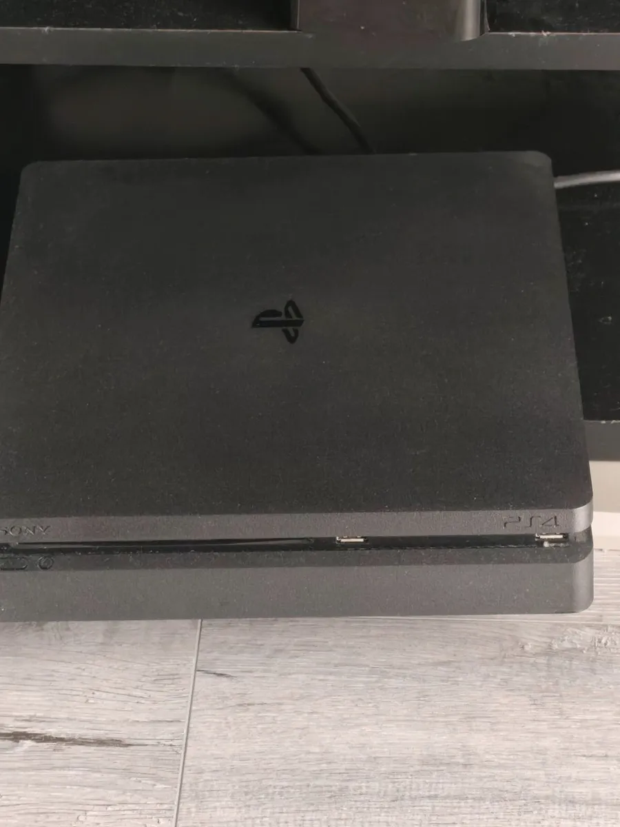 Playstation 4 plus 2 controllers and 12 games - Image 3