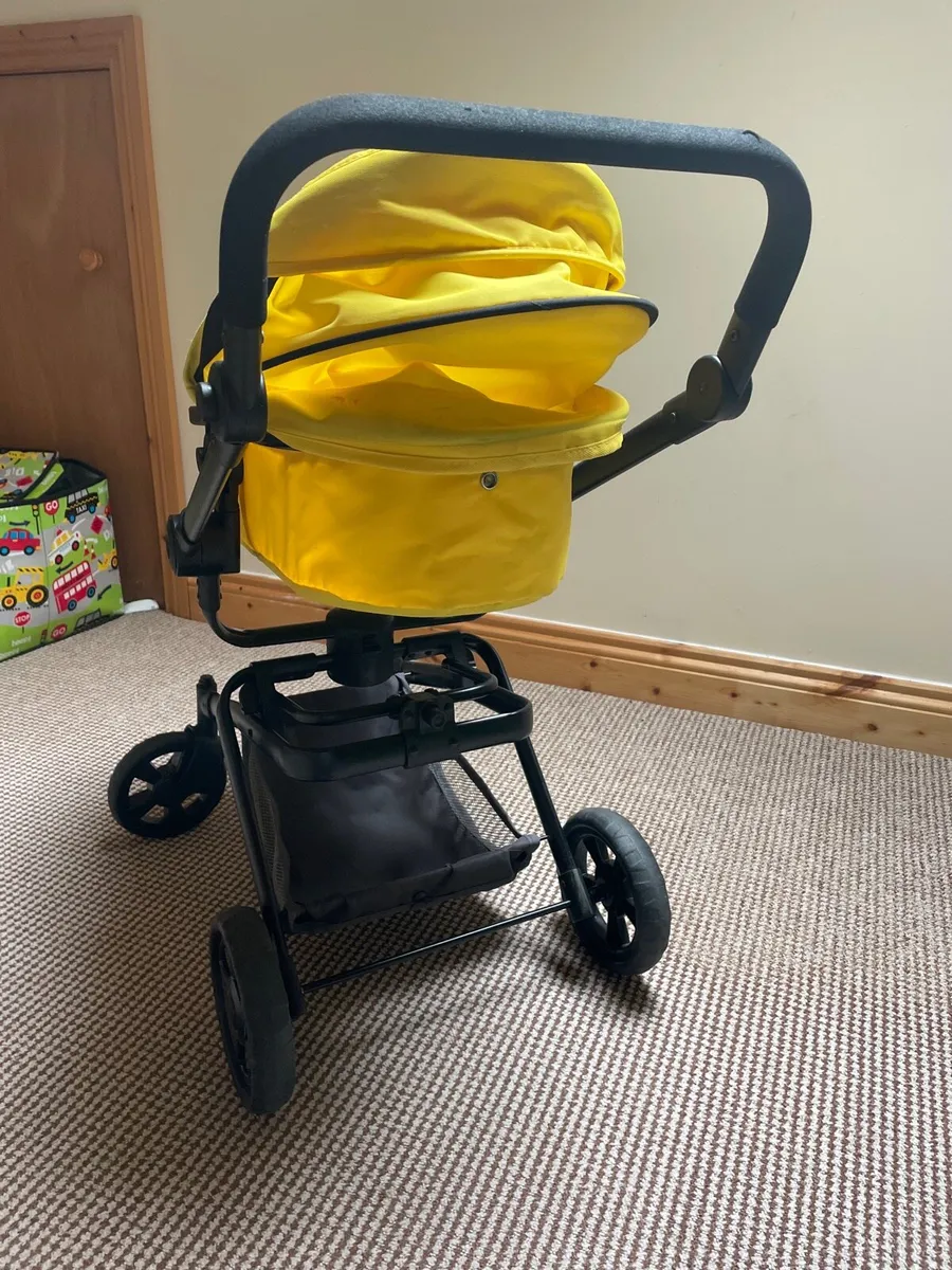 Yellow dolls pram - Image 4