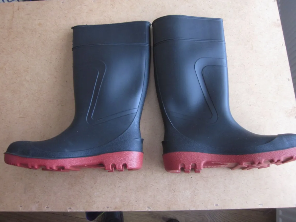 Dunlop Acifort Warwick Black Wellies Safety Boots - Image 2