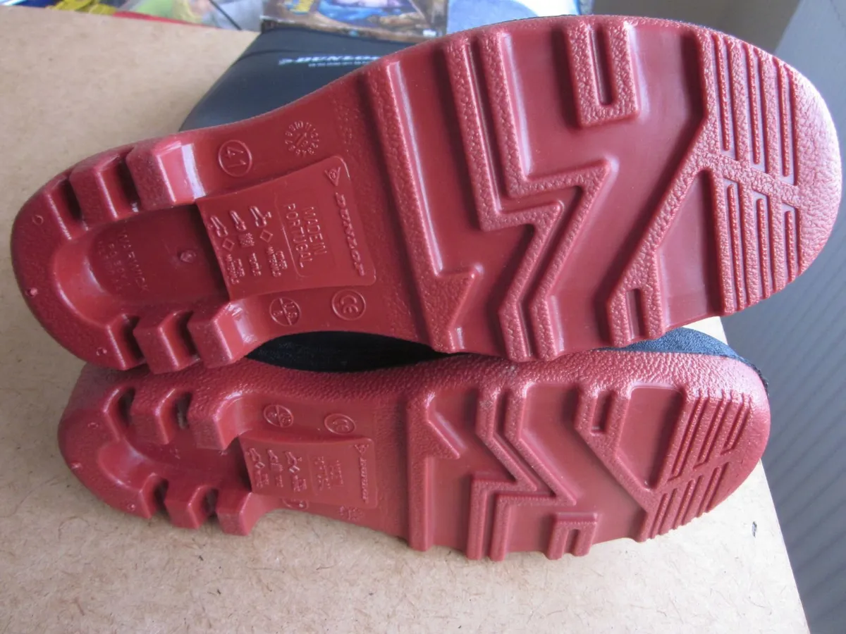 Dunlop Acifort Warwick Black Wellies Safety Boots - Image 3
