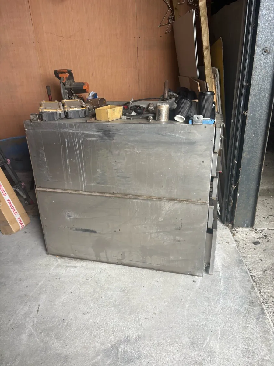 Stainless steel tool box - Image 1