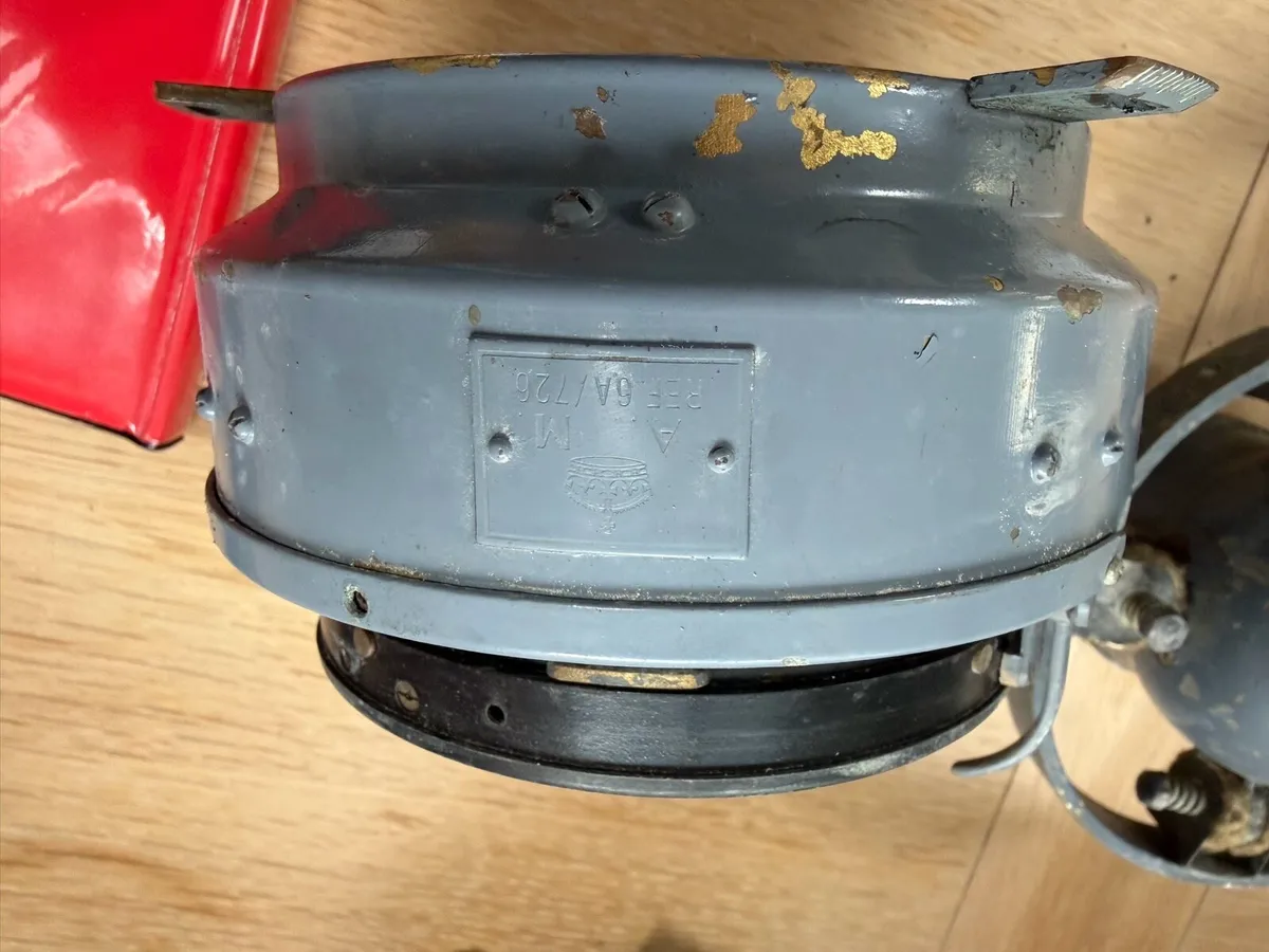 WWII RAF Type P8 aircraft compass - Image 2