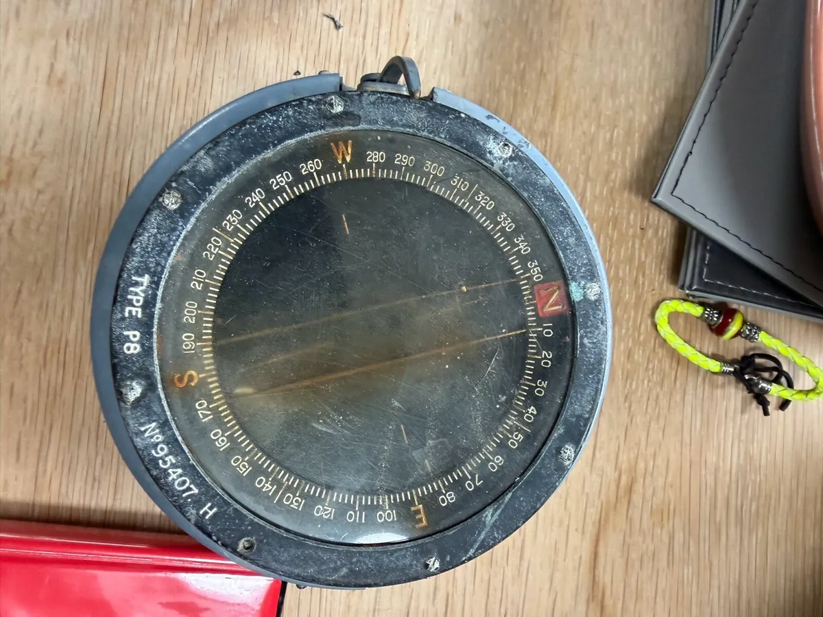 WWII RAF Type P8 aircraft compass - Image 4