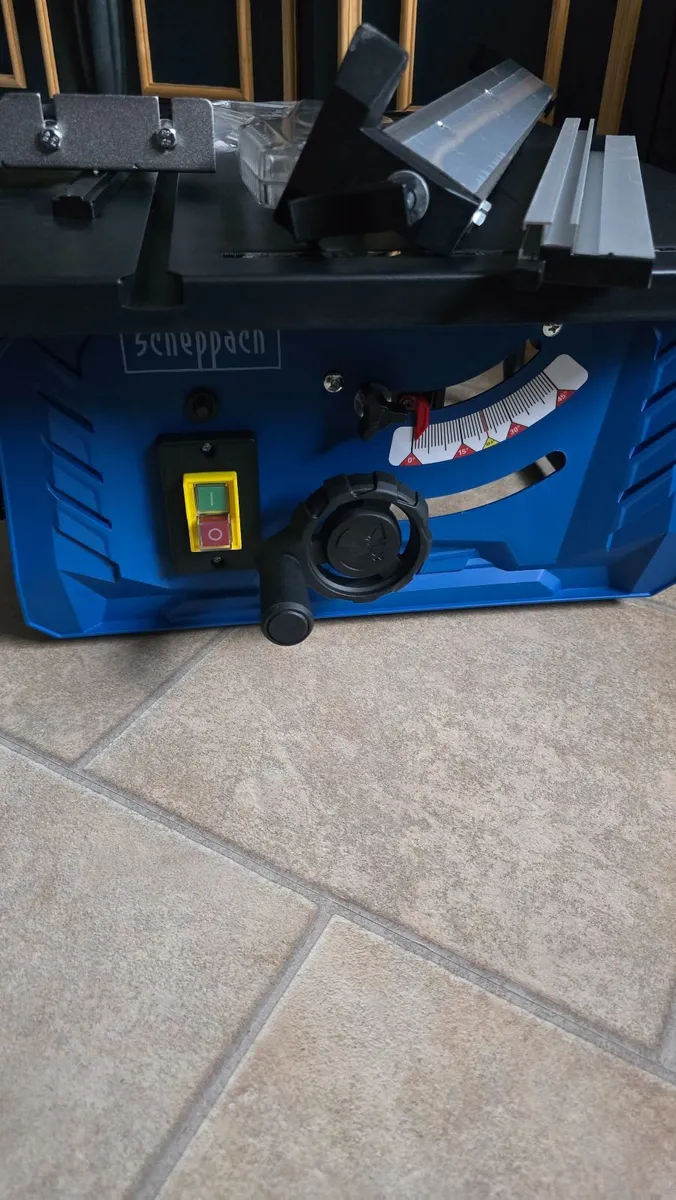 Table saw - Image 1