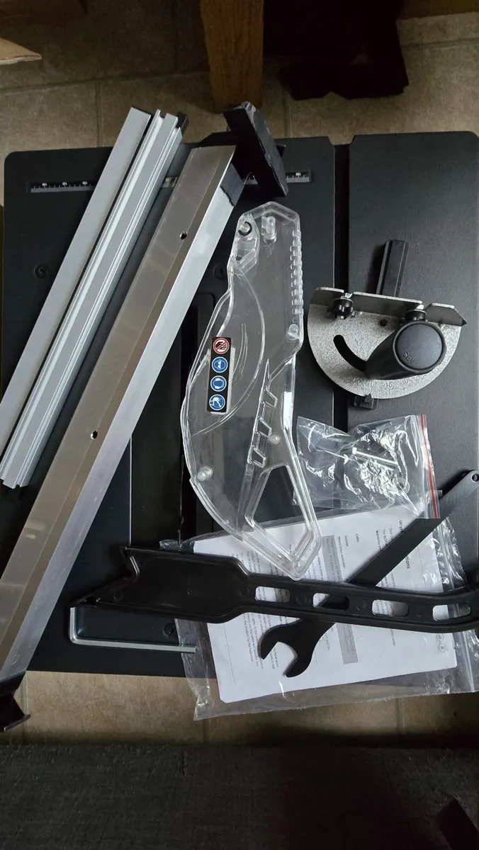 Table saw - Image 3