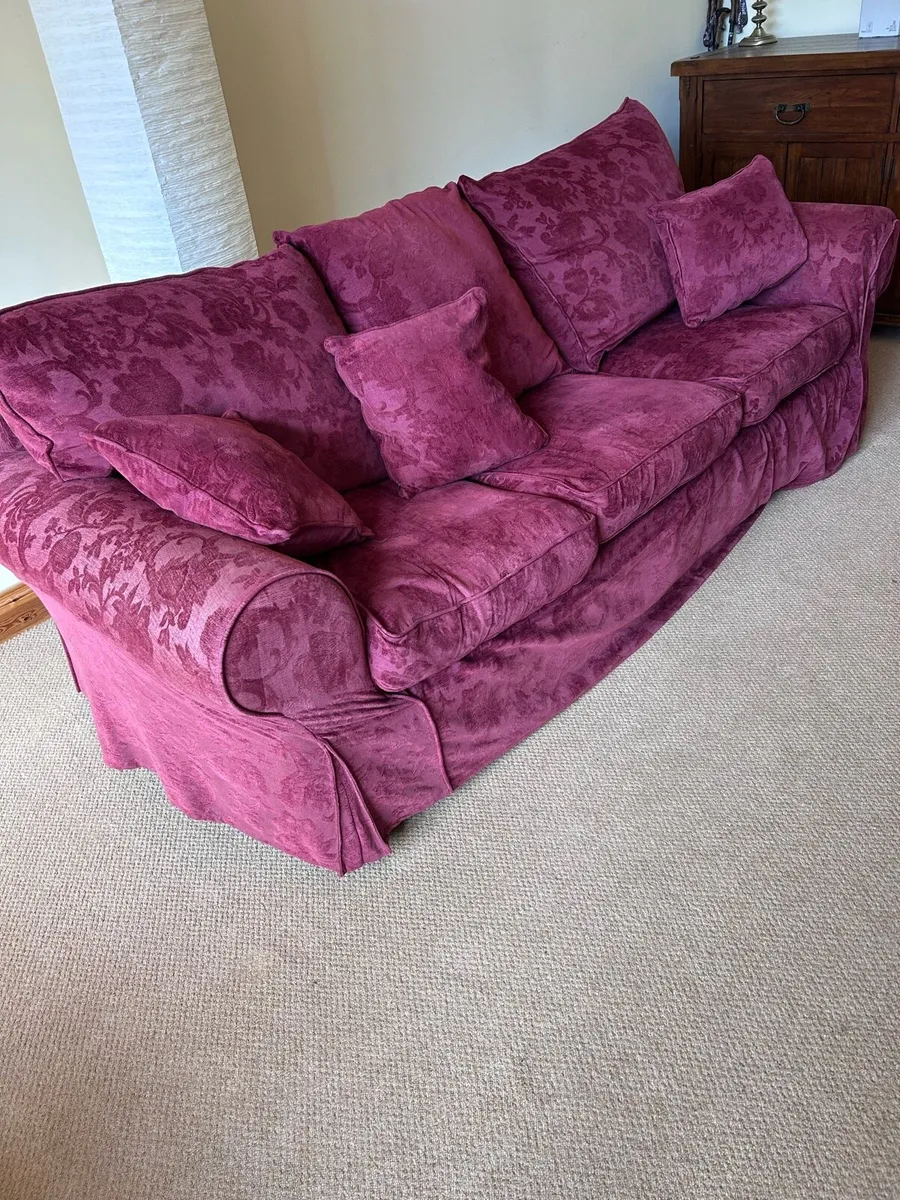 Large Comfortable 3-Seater Sofa – €150 ONO