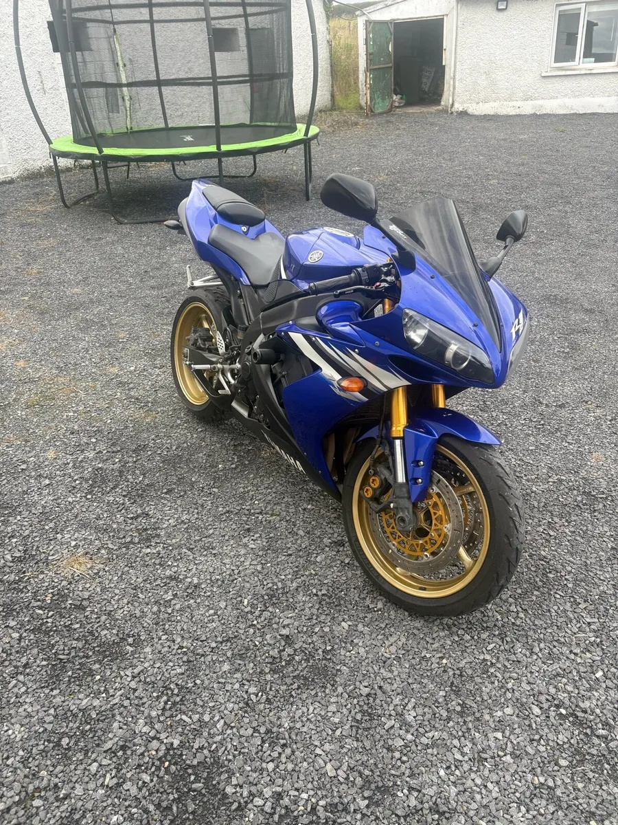 Yamaha R1 - Image 1