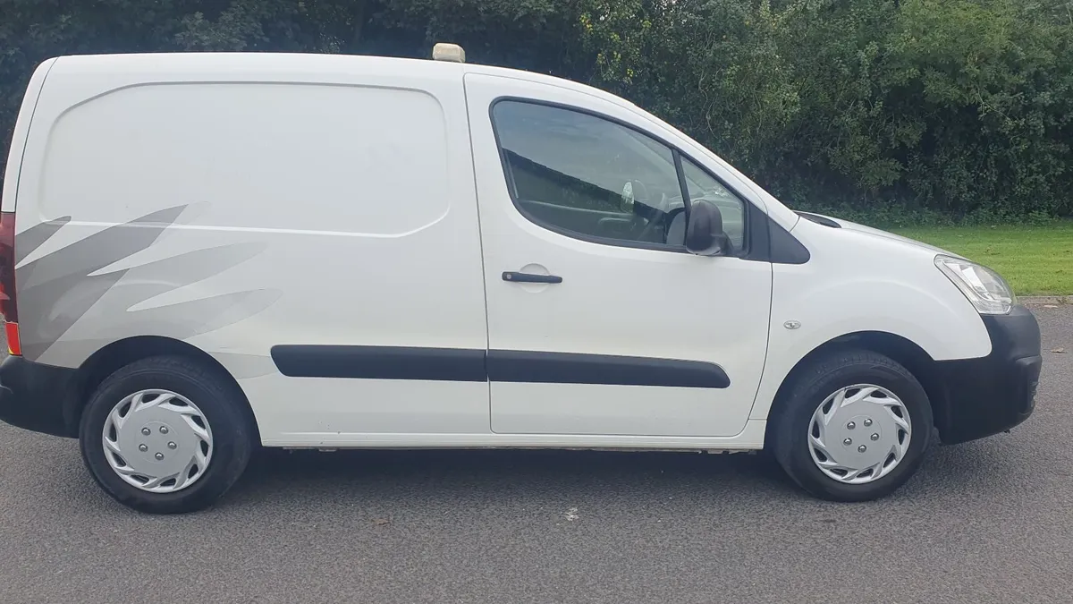 Citroen Berlingo 2019 - Image 2