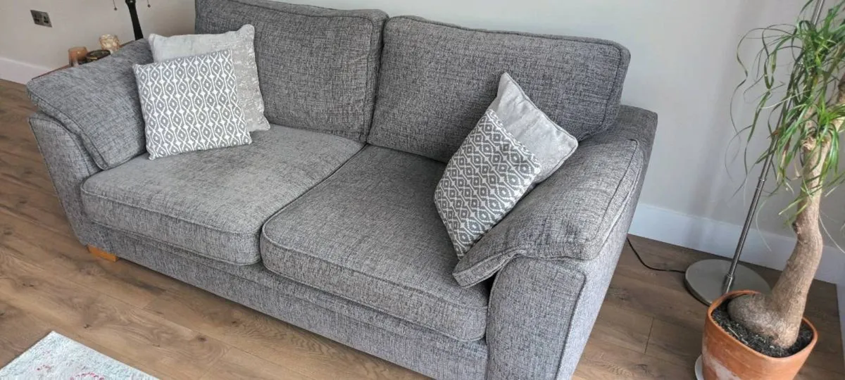 SOFA - Image 1