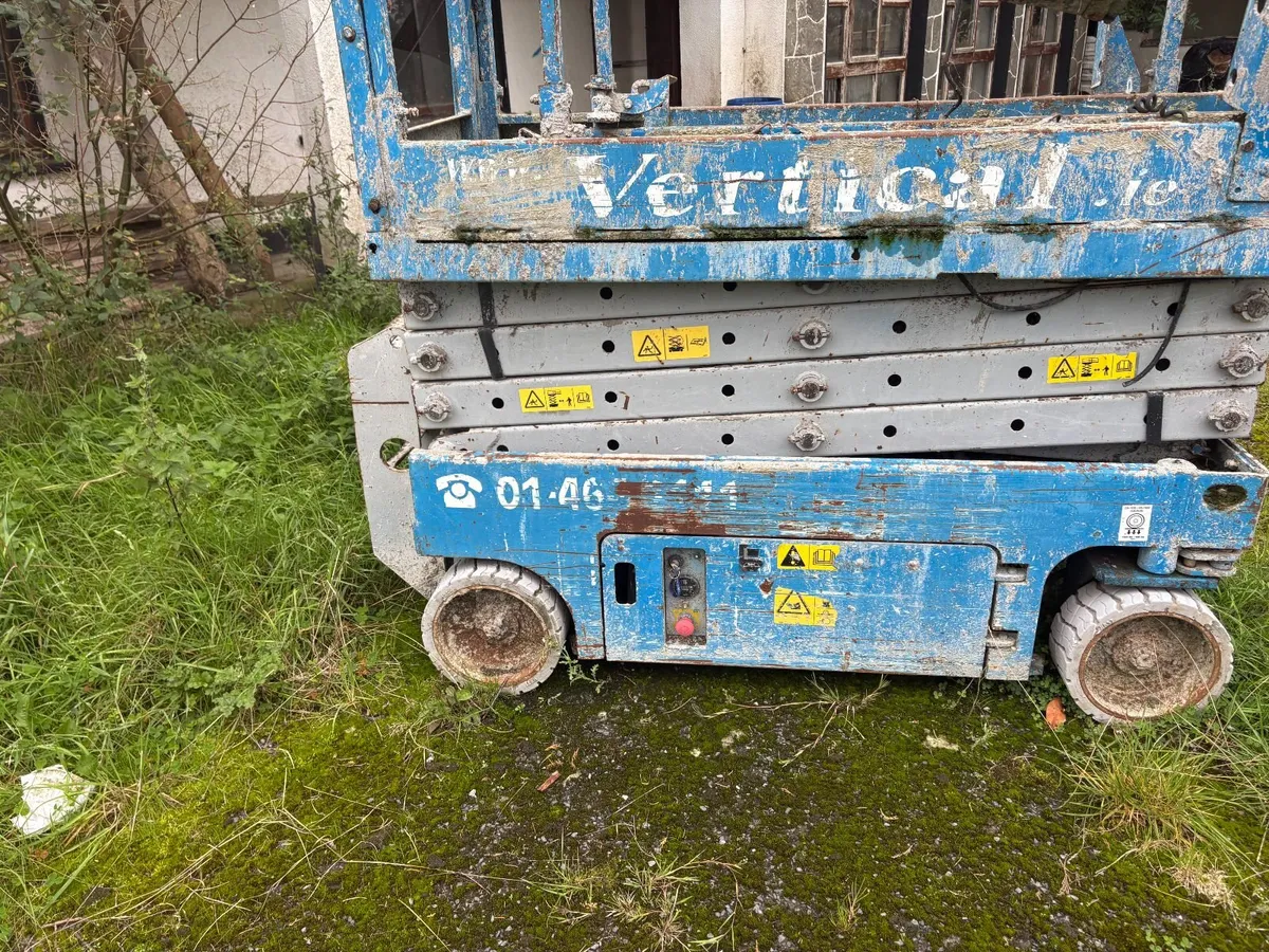 SCISSOR LIFT - Image 3