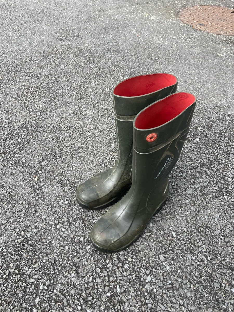 Size 10 Dunlop Wellies - Image 2