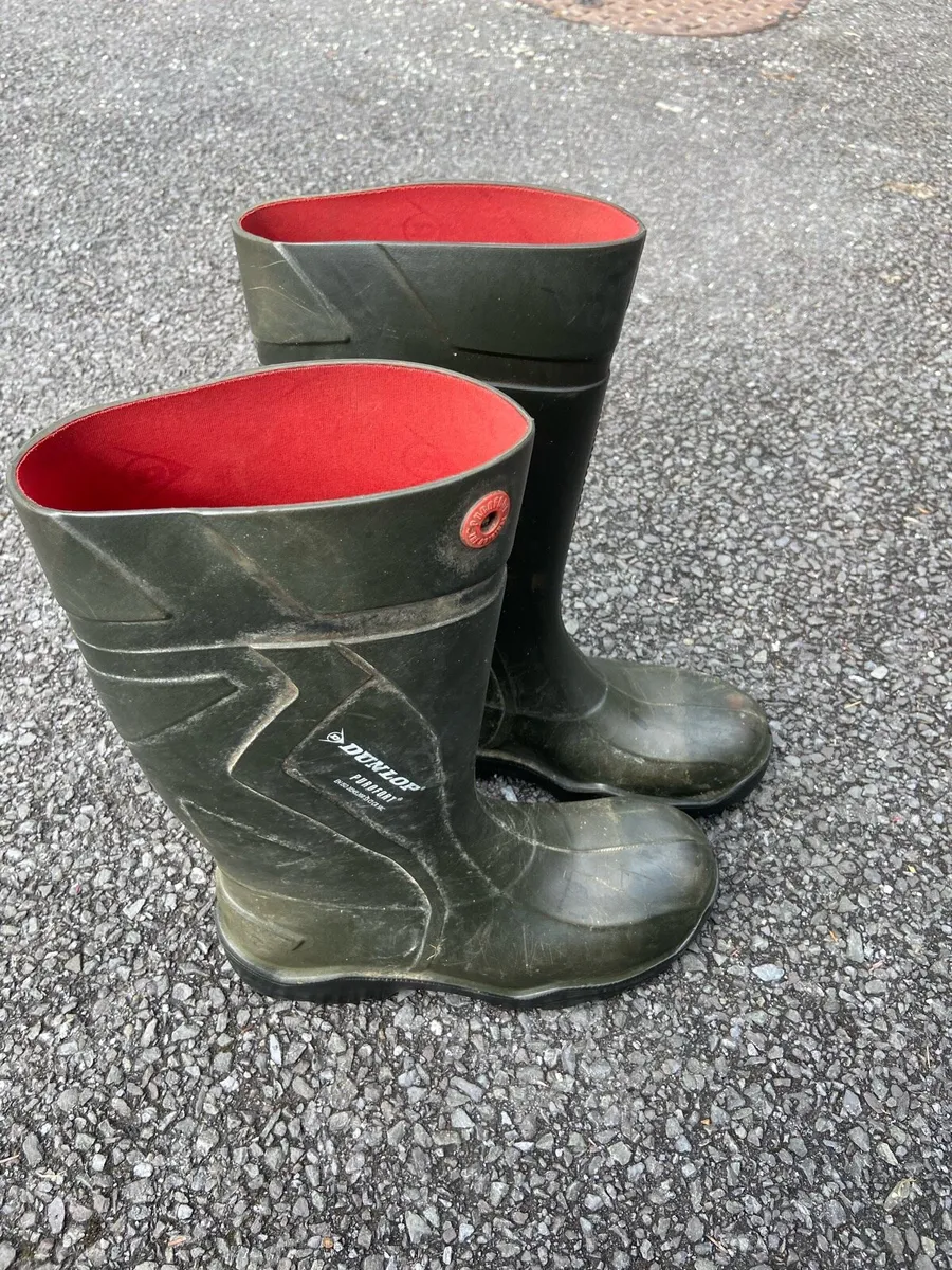 Size 10 Dunlop Wellies - Image 3