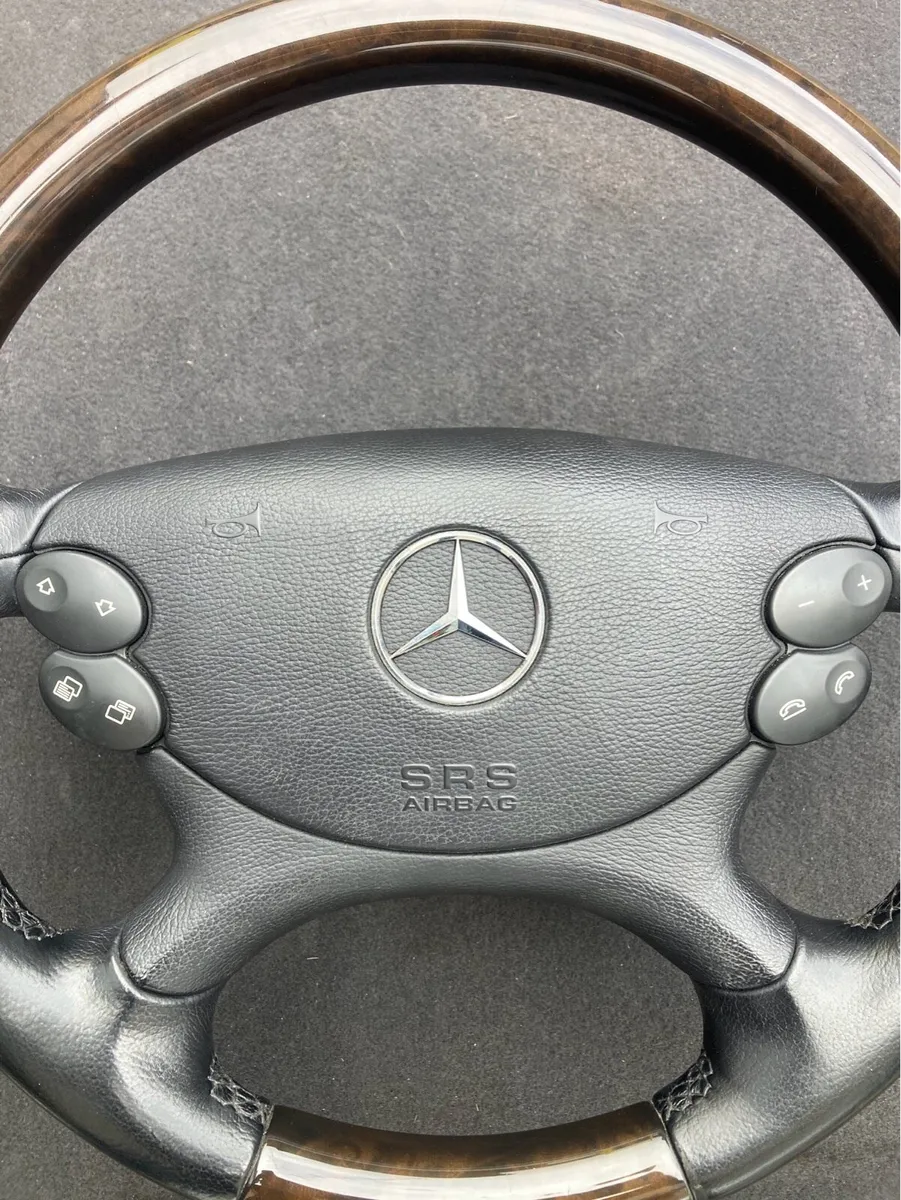 2007 Mercedes-Benz CLS-Class - Image 2