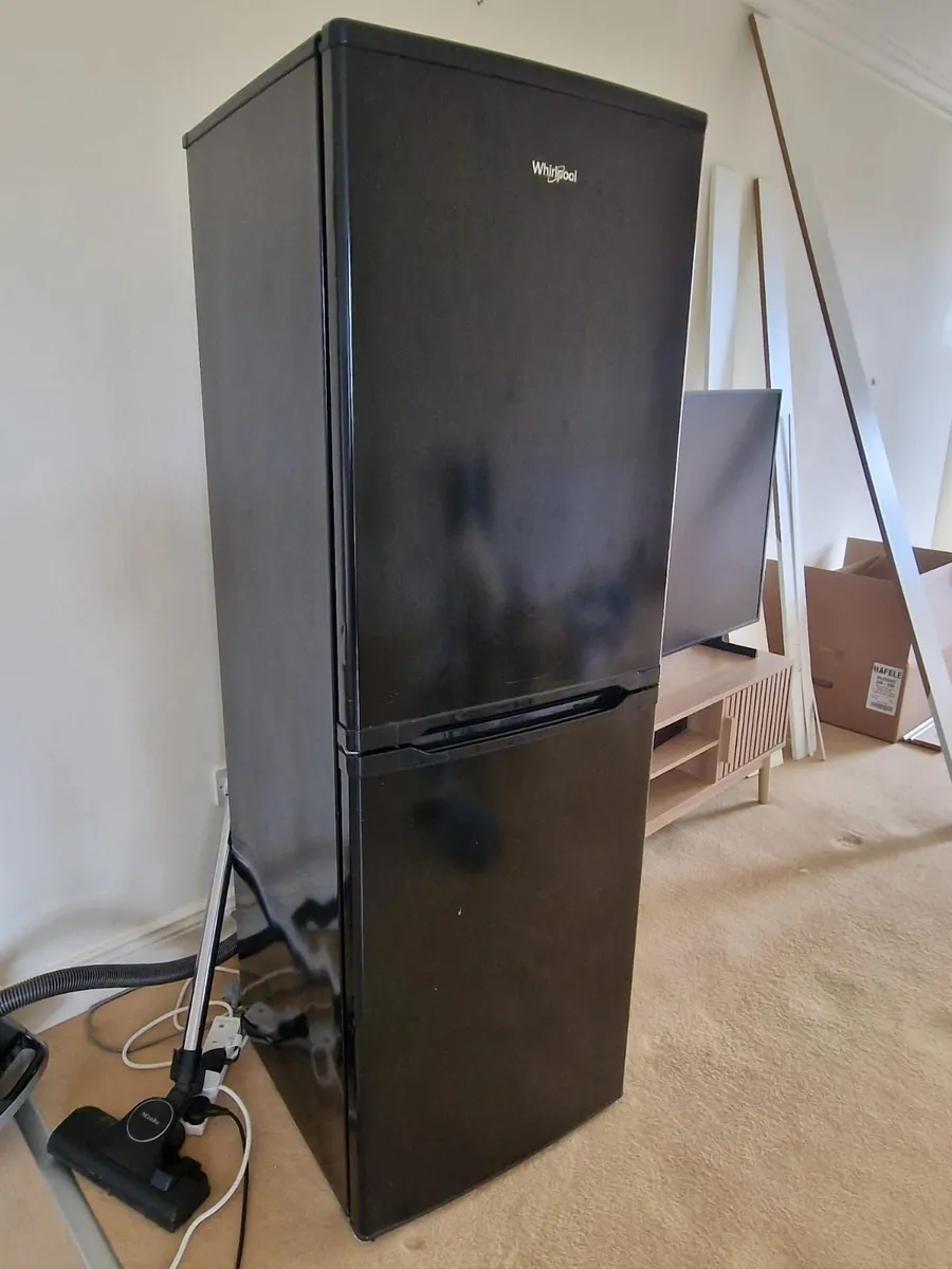 Whirlpool Fridge Freezer black - Image 1