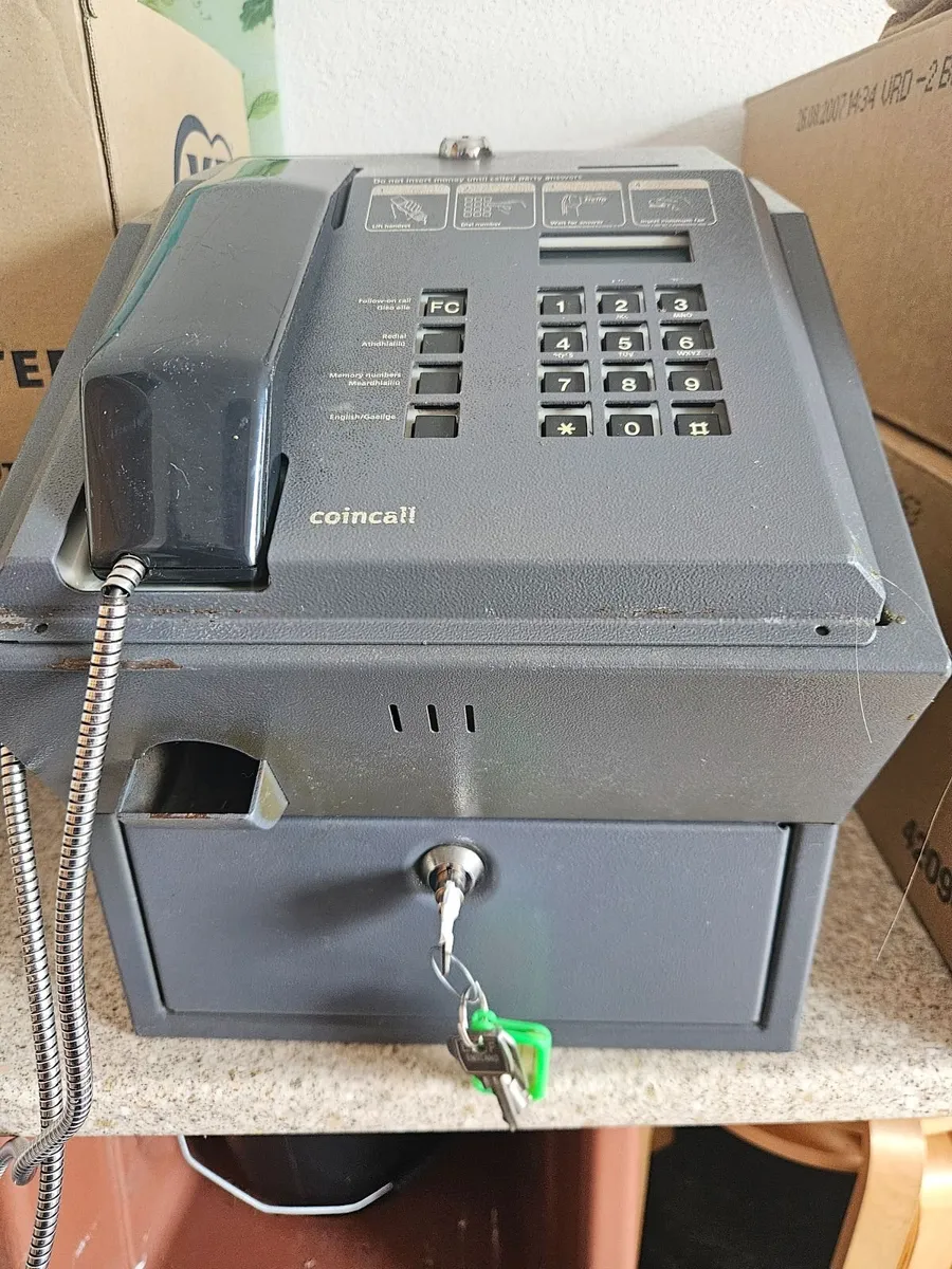 coin pay phone - Image 1