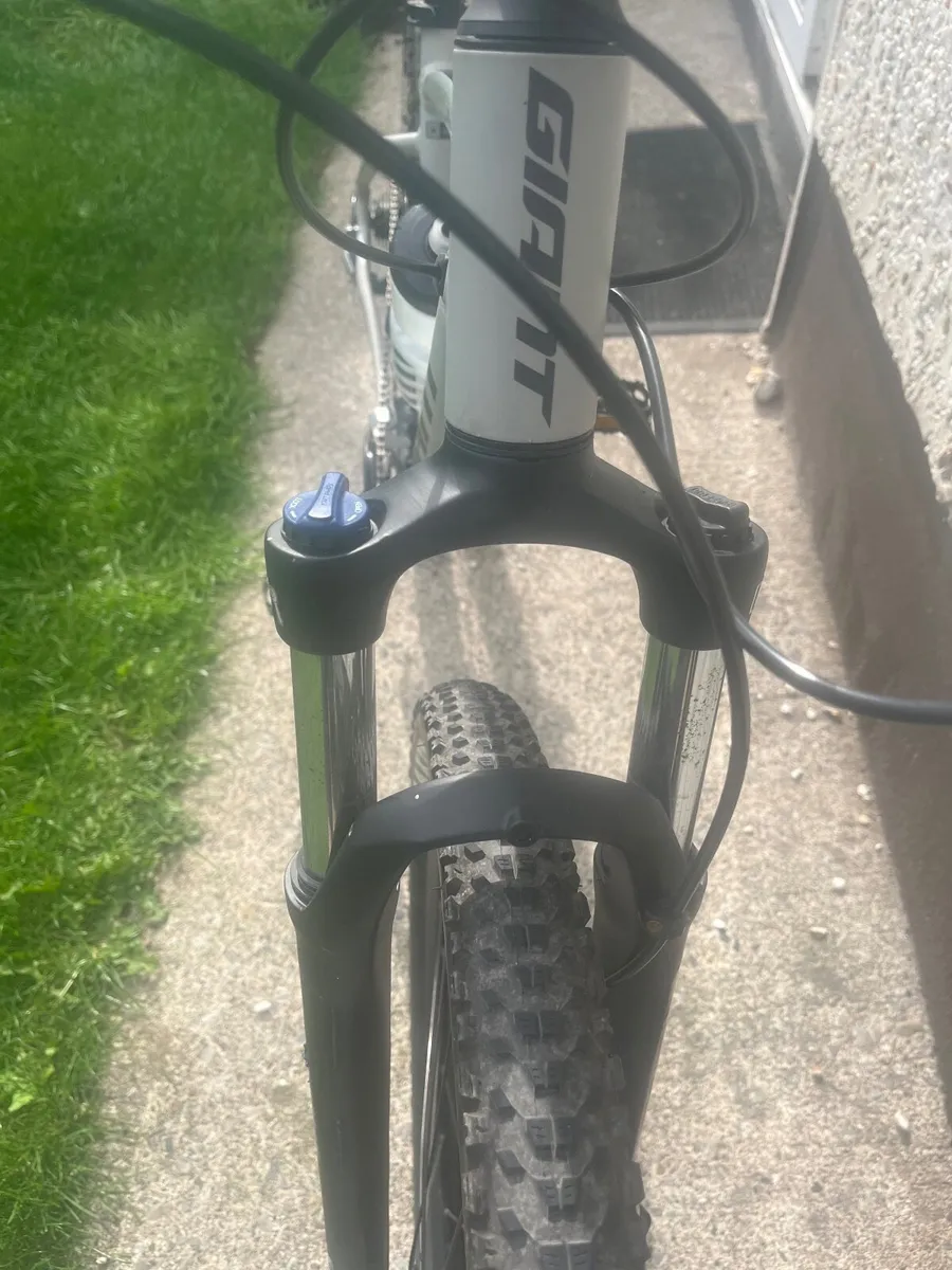 Giant Talon Mountain Bike - Image 2