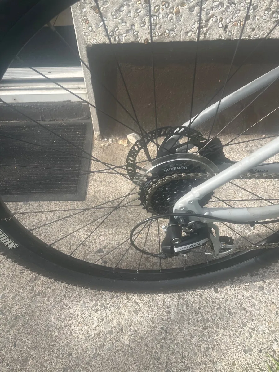 Giant Talon Mountain Bike - Image 3