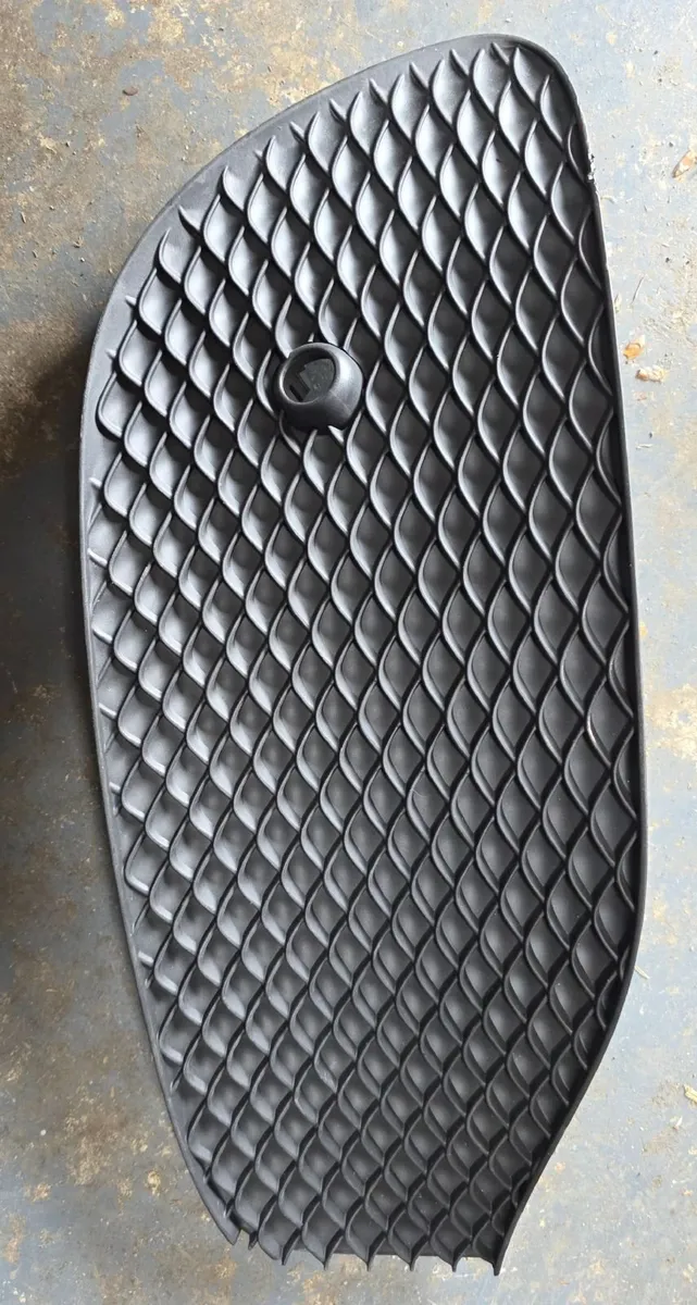 Mercedes Parts - Image 2