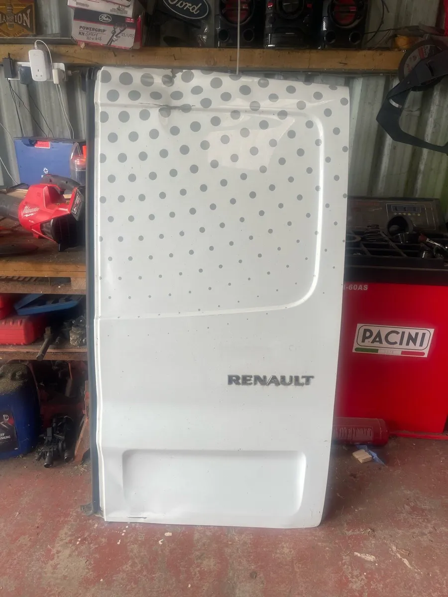 Renault trafic door - Image 1
