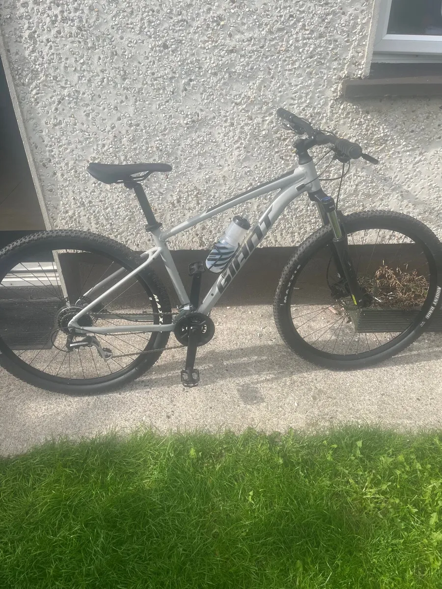 Giant Talon Mountain Bike - Image 1