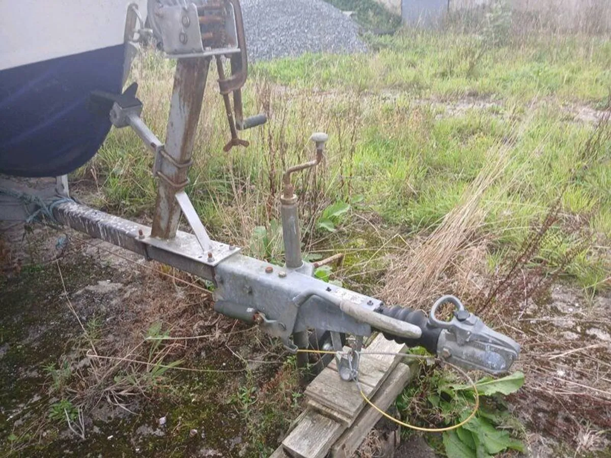 Boat trailer with unfinished project - Image 2