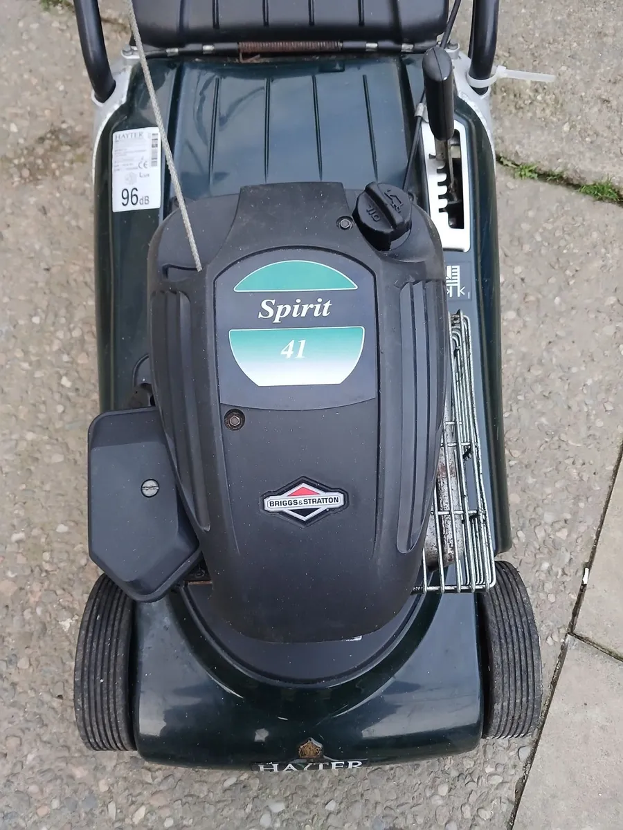 Hayter Harrier 41 self propelled roller lawnmower - Image 2
