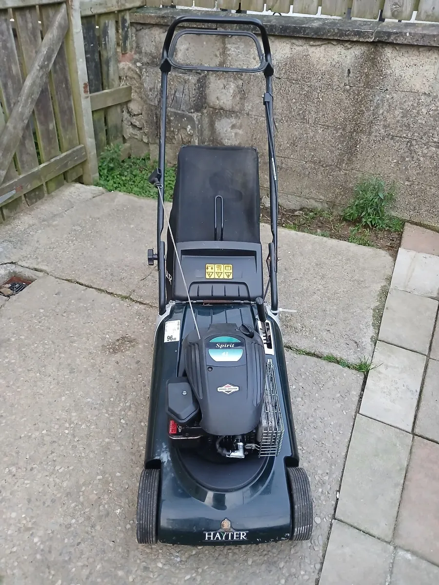 Hayter Harrier 41 self propelled roller lawnmower - Image 4