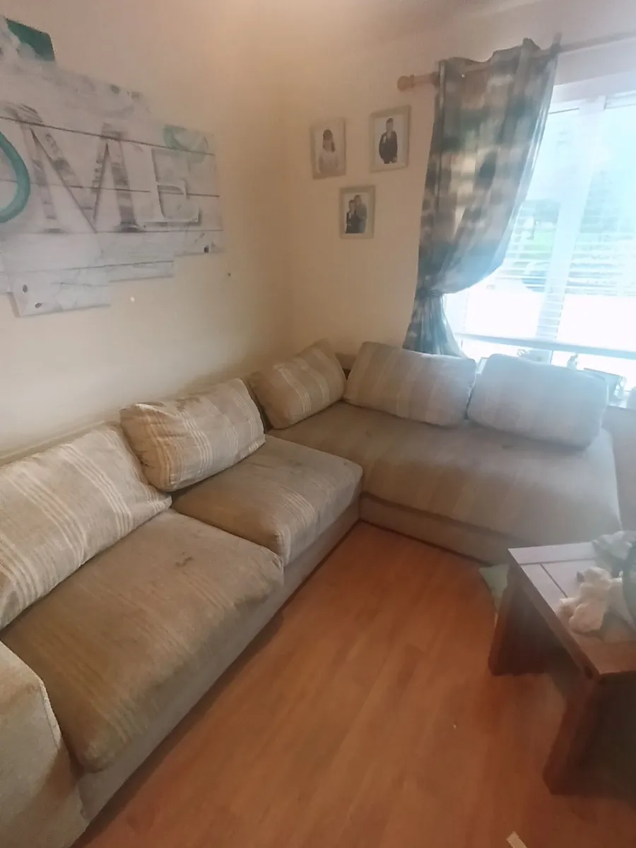 Couch FREE - Image 1