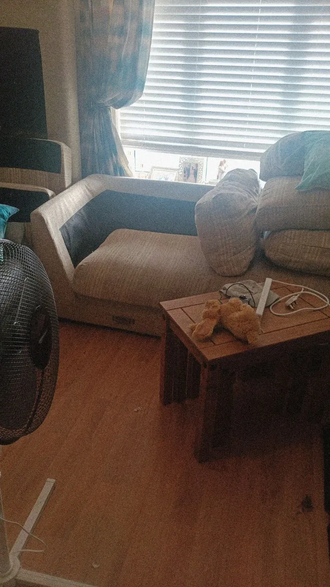 Couch FREE - Image 2