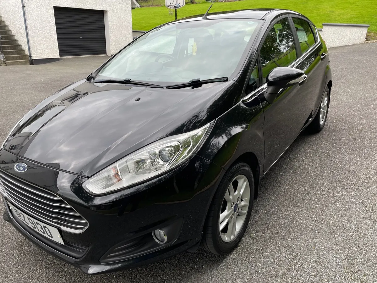 2015 Ford Fiesta 1.5 TDCi Zetec. £20 Tax - Image 1