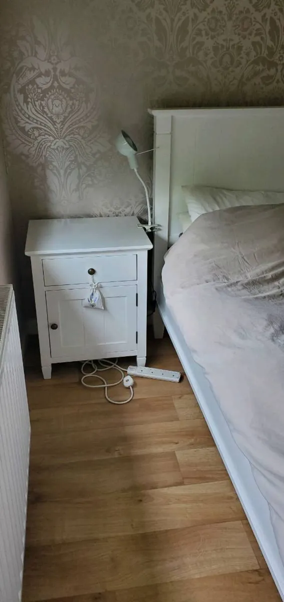 Double bed, with mattress and lockers - Image 2