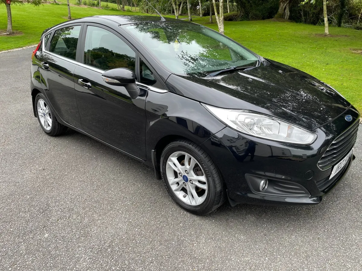 2015 Ford Fiesta 1.5 TDCi Zetec. £20 Tax - Image 2
