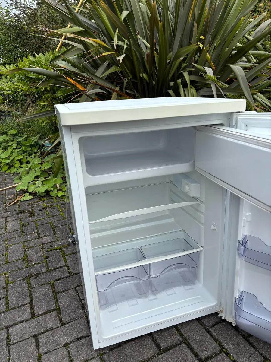 Whirlpool under counter Fridge - Image 3