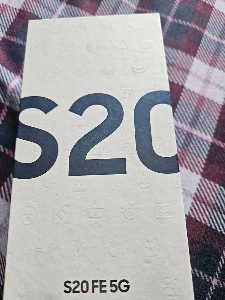 Samsung S20 FE - Image 2