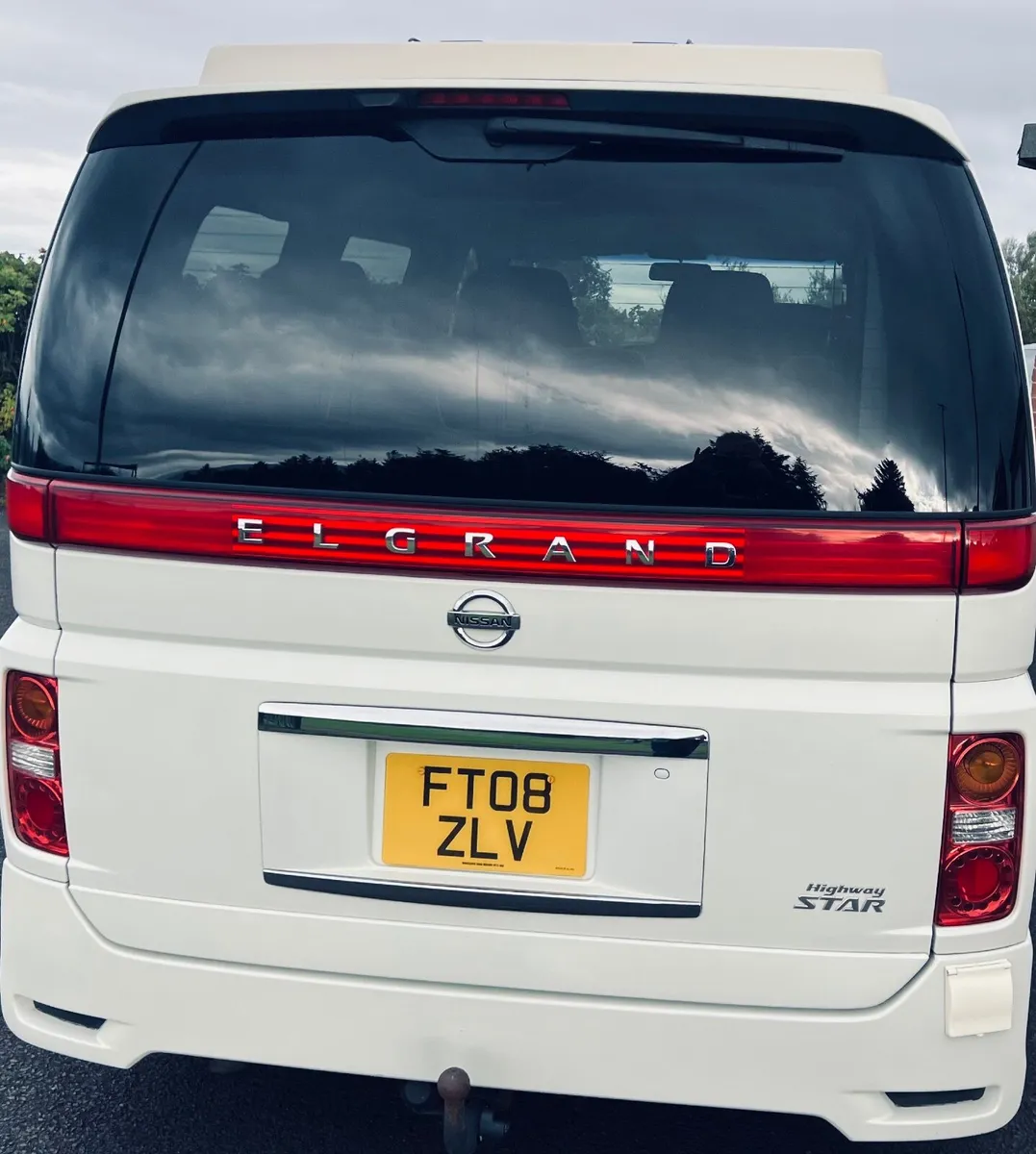 Campervan : Nissan Elgrand E51 Highway Star Pop-To - Image 1