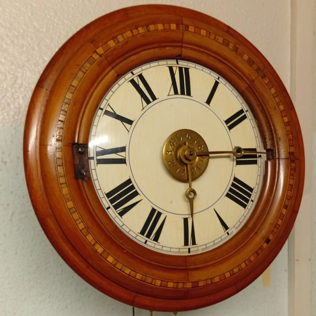 Wall wagger timepiece - Image 1