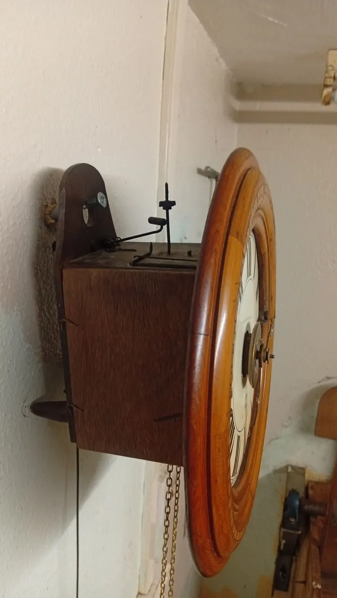 Wall wagger timepiece - Image 2