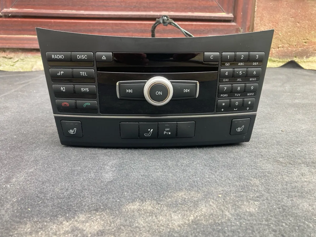 2009-2012 Mercedes-Benz E-Class - Image 1