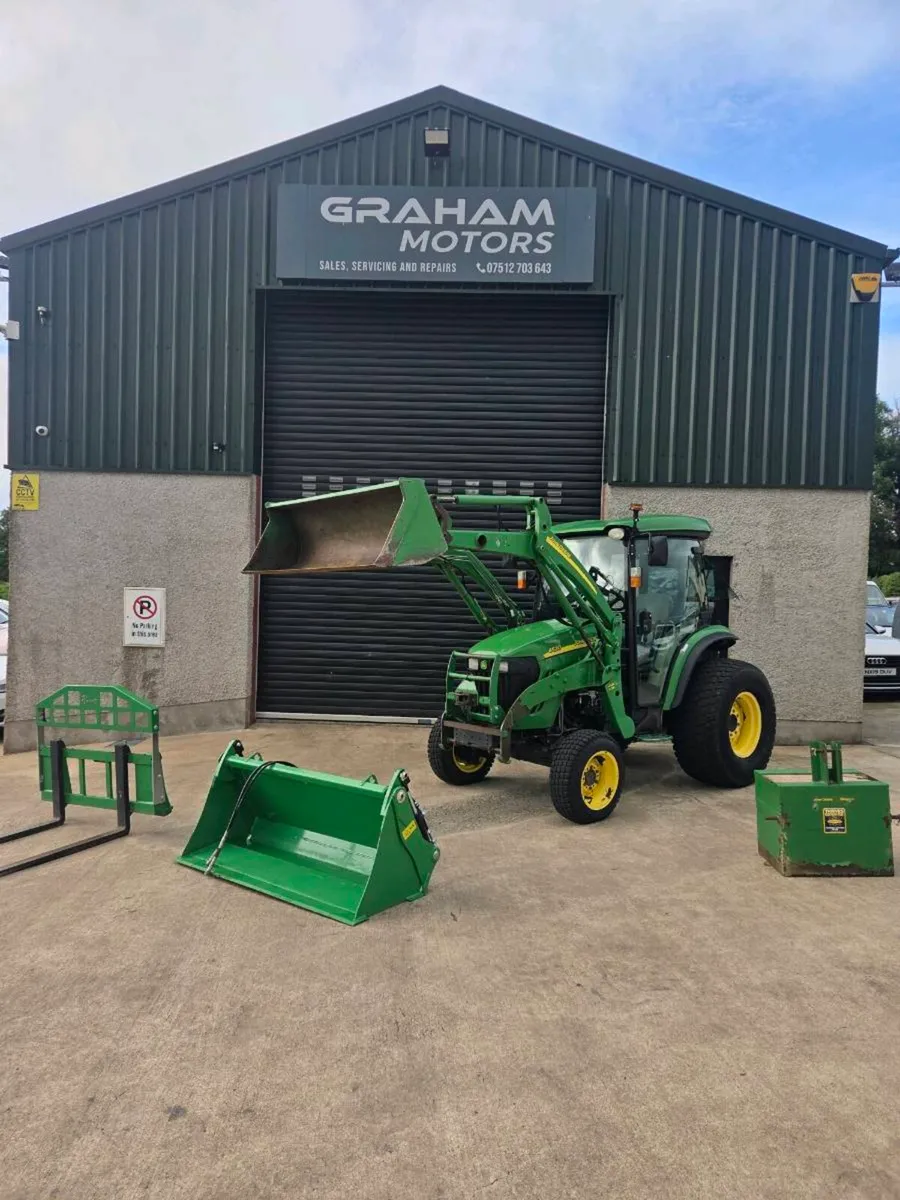 John Deere 4520
Front end loader - Image 1