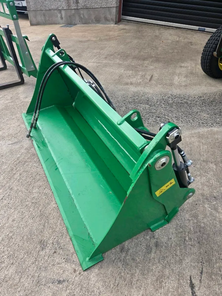 John Deere 4520
Front end loader - Image 4