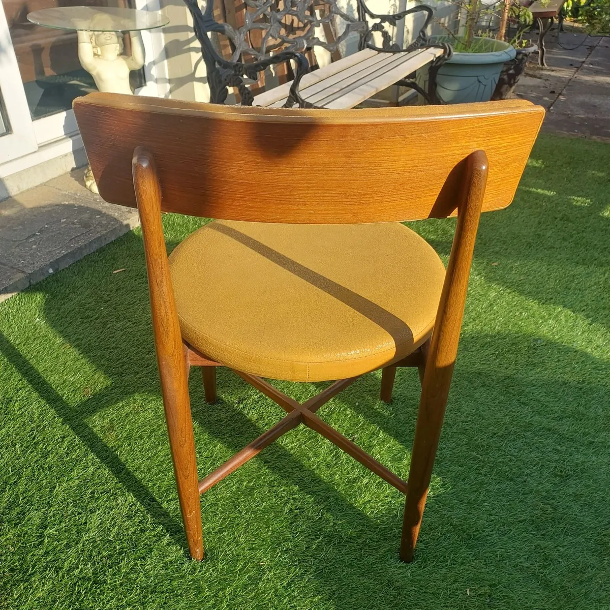 Mid Century G Plan Fresco Disc Dining Room Chairs - Image 2