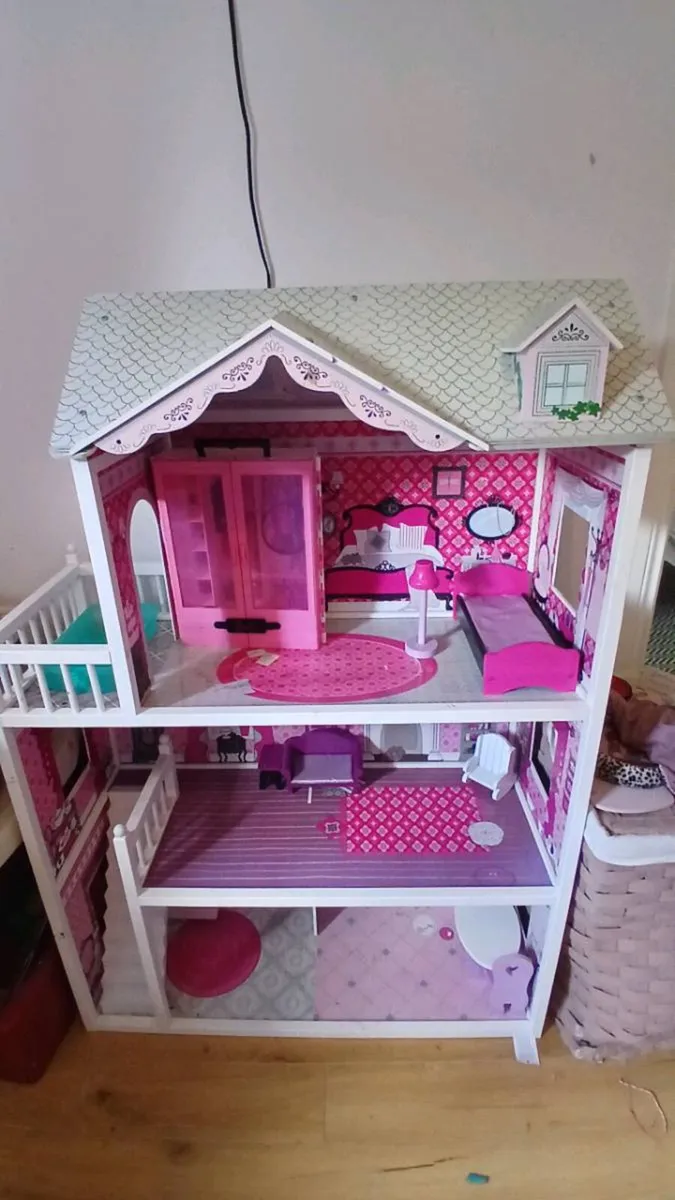 Barbie dolls house - Image 2